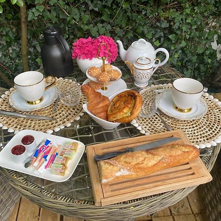Bed and Breakfast Chez Patou Laval  Exteriér fotografie