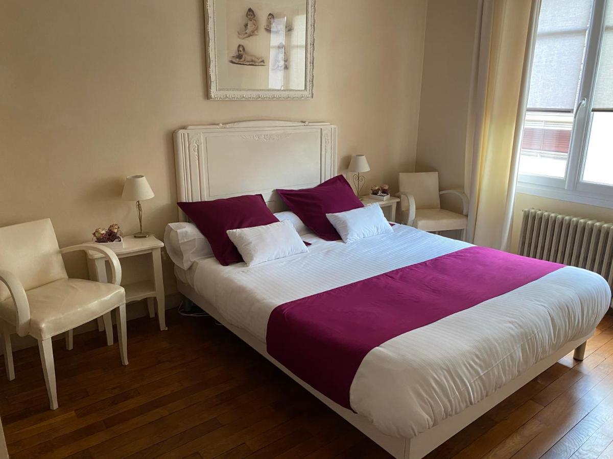 Bed and Breakfast Chez Patou Laval  Exteriér fotografie