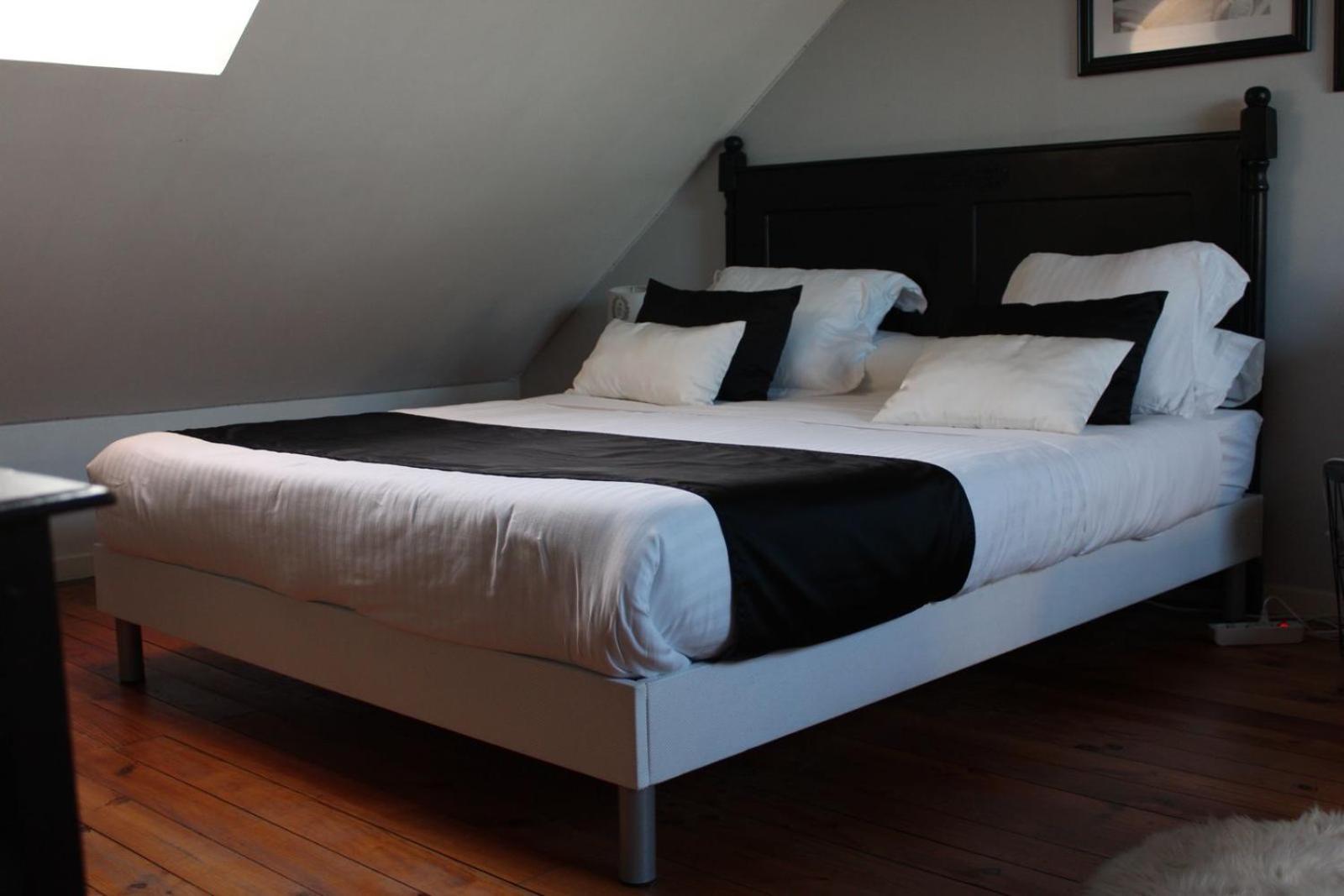 Bed and Breakfast Chez Patou Laval  Exteriér fotografie